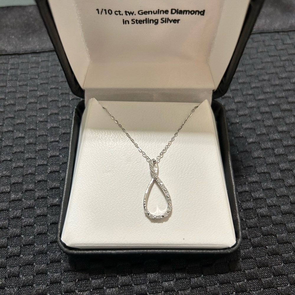 NWT Sterling Silver and 1/10 Diamond Pendant Necklace